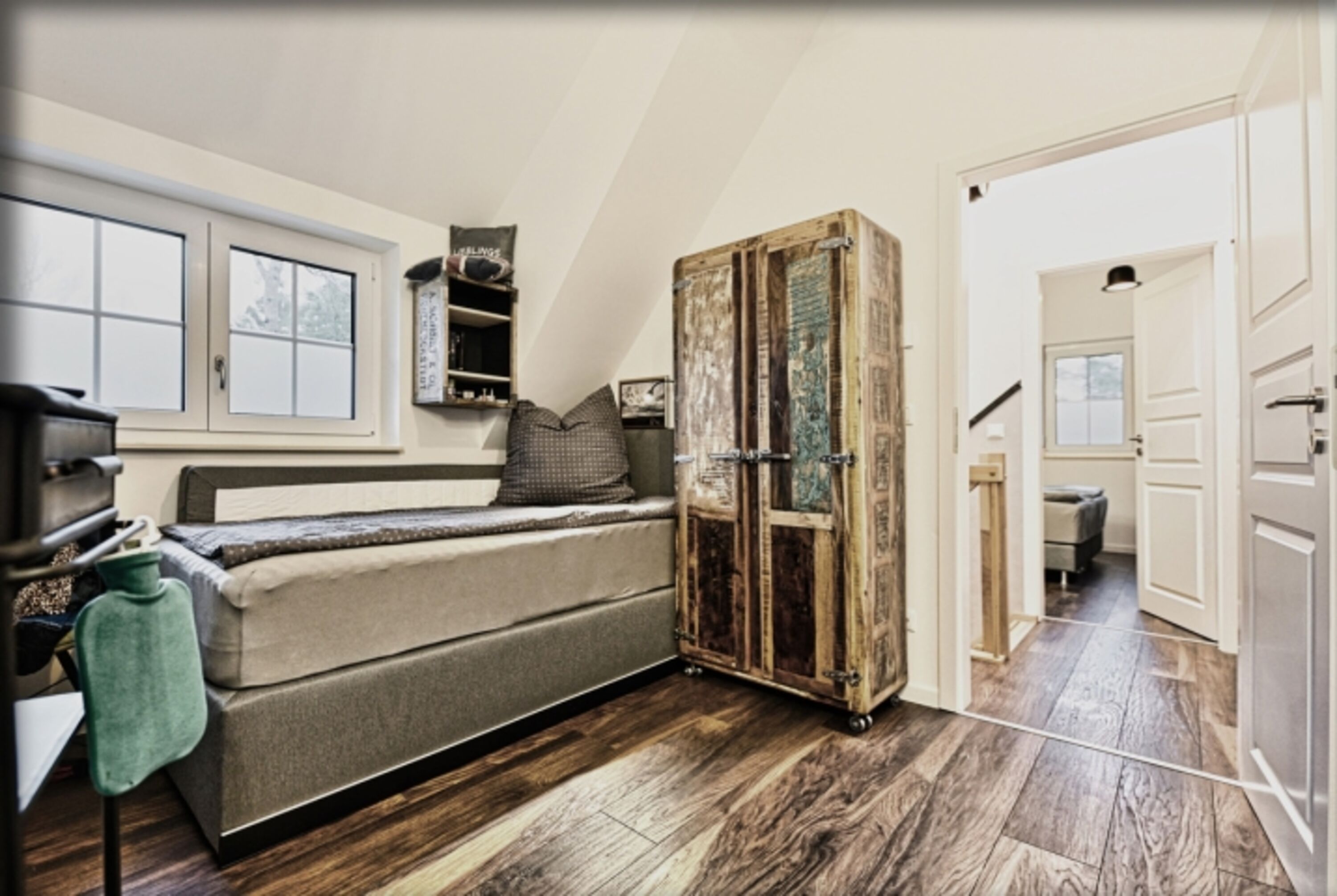 Schlafzimmer 1