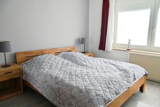 Schlafzimmer mit Doppelbett