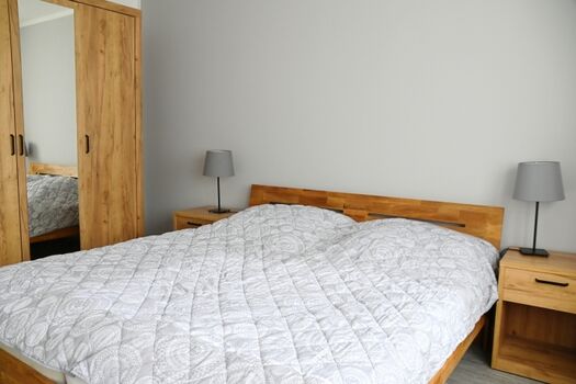 Schlafzimmer mit Doppelbett