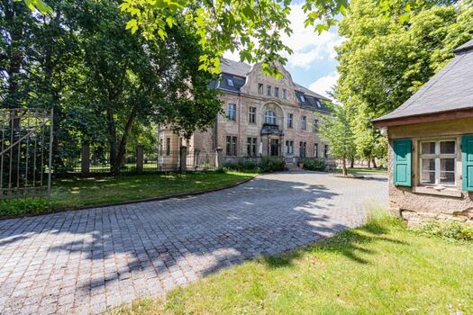 Herrenhaus im Frühling