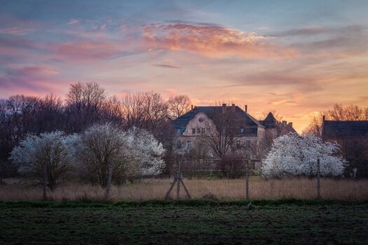 Herrenhaus vom Feld aus