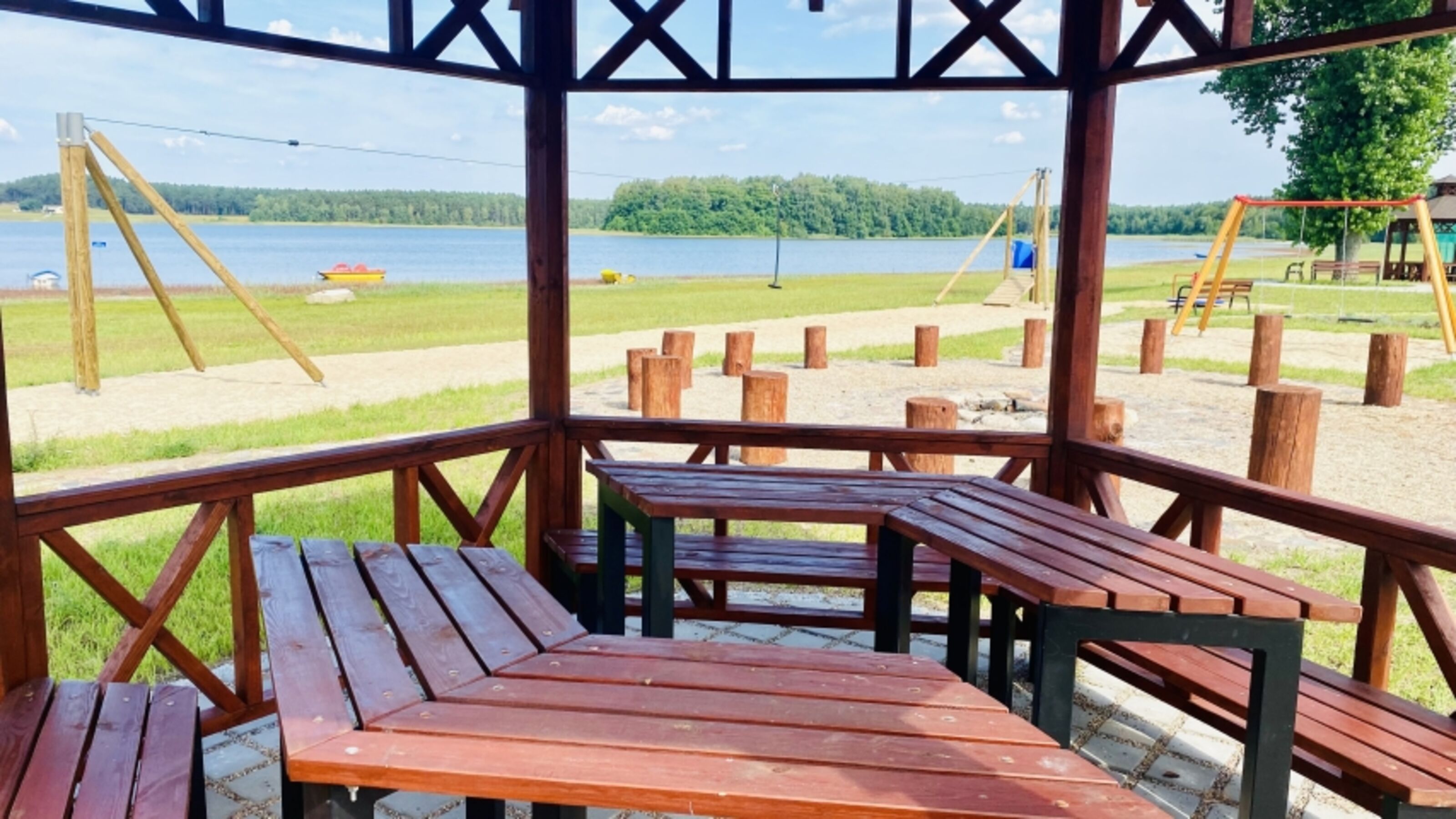 Spielplatz am See