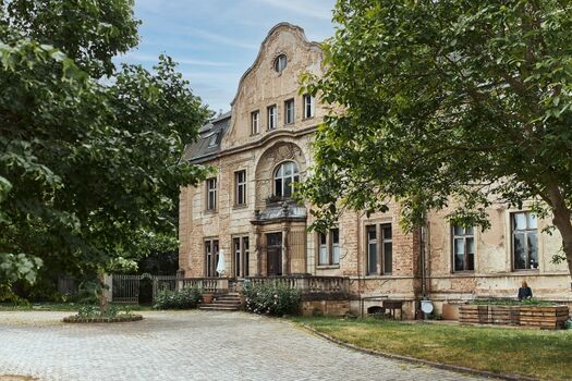 Herrenhaus im Frühling