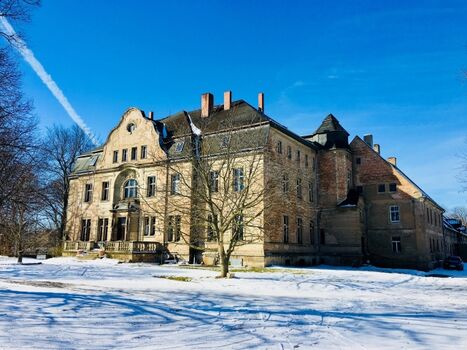 Herrenhaus und Gutshaus im Winter