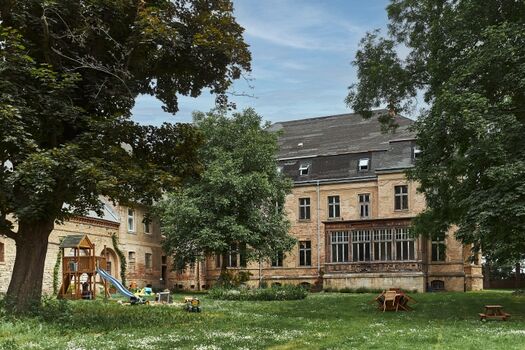 Parkanlage Richtung FeWo und Herrenhaus