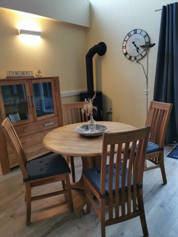 Essbereich mit Kaminofen