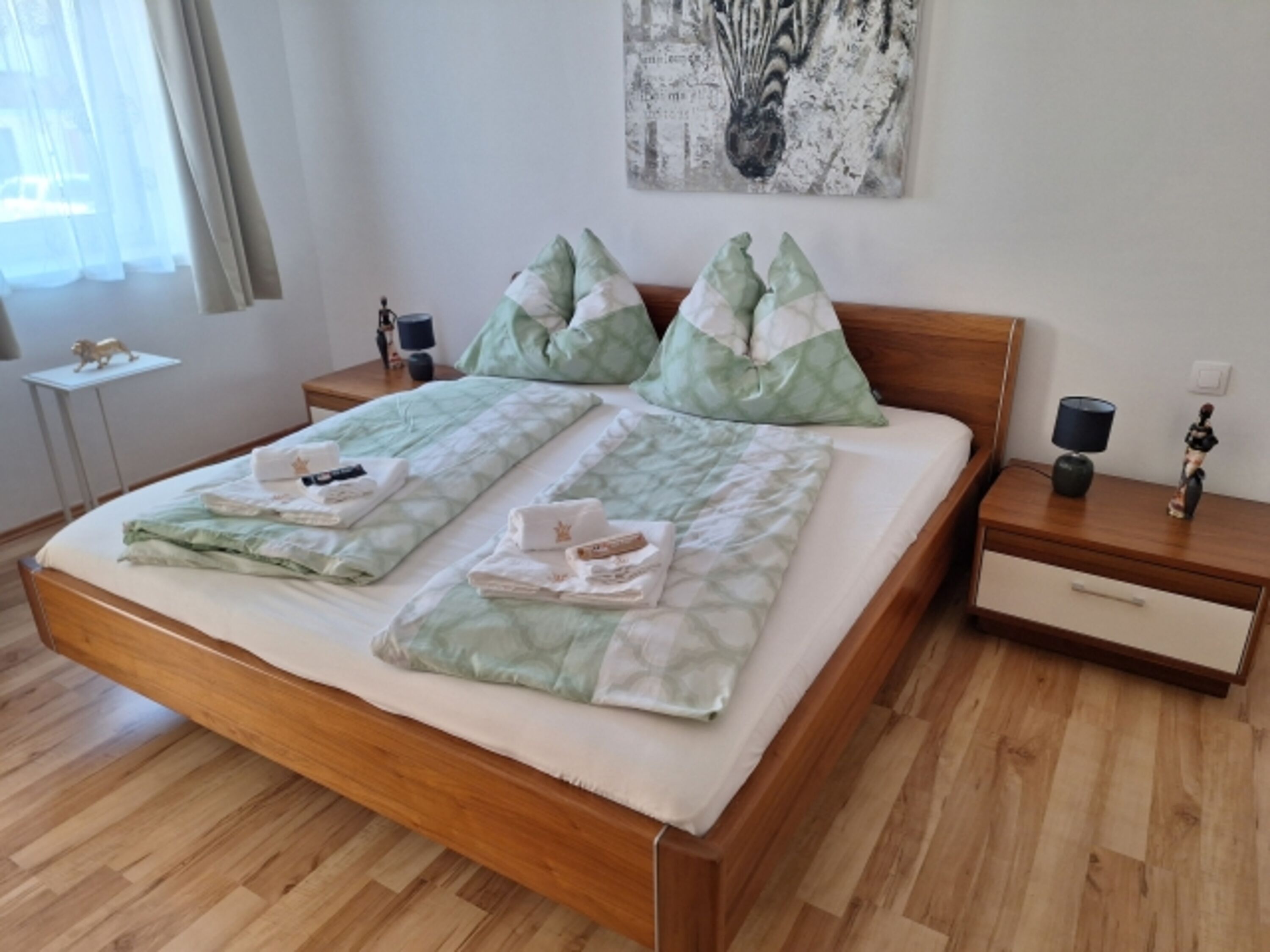 Schlafzimmer 1