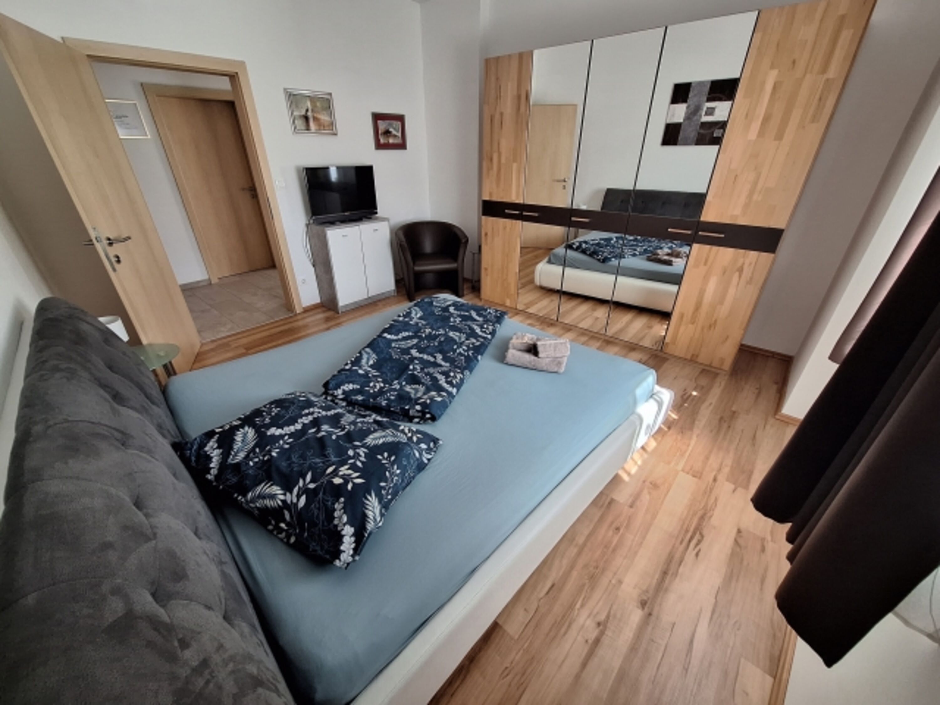Schlafzimmer 2