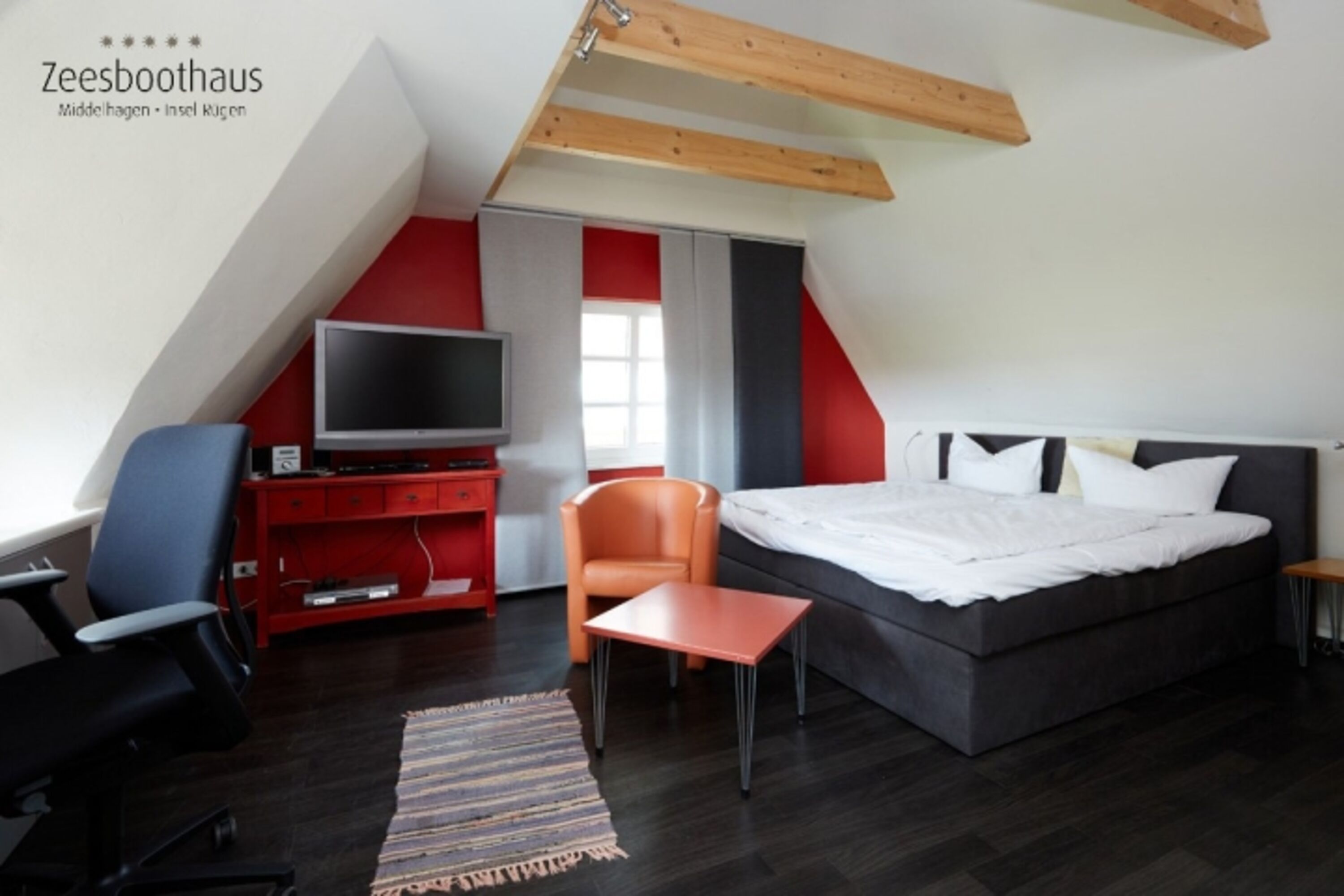 Schlafzimmer 1