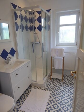 Modern renoviertes Bad