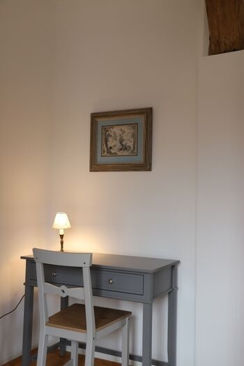 Kleine Arbeitsecke im Wohnzimmer