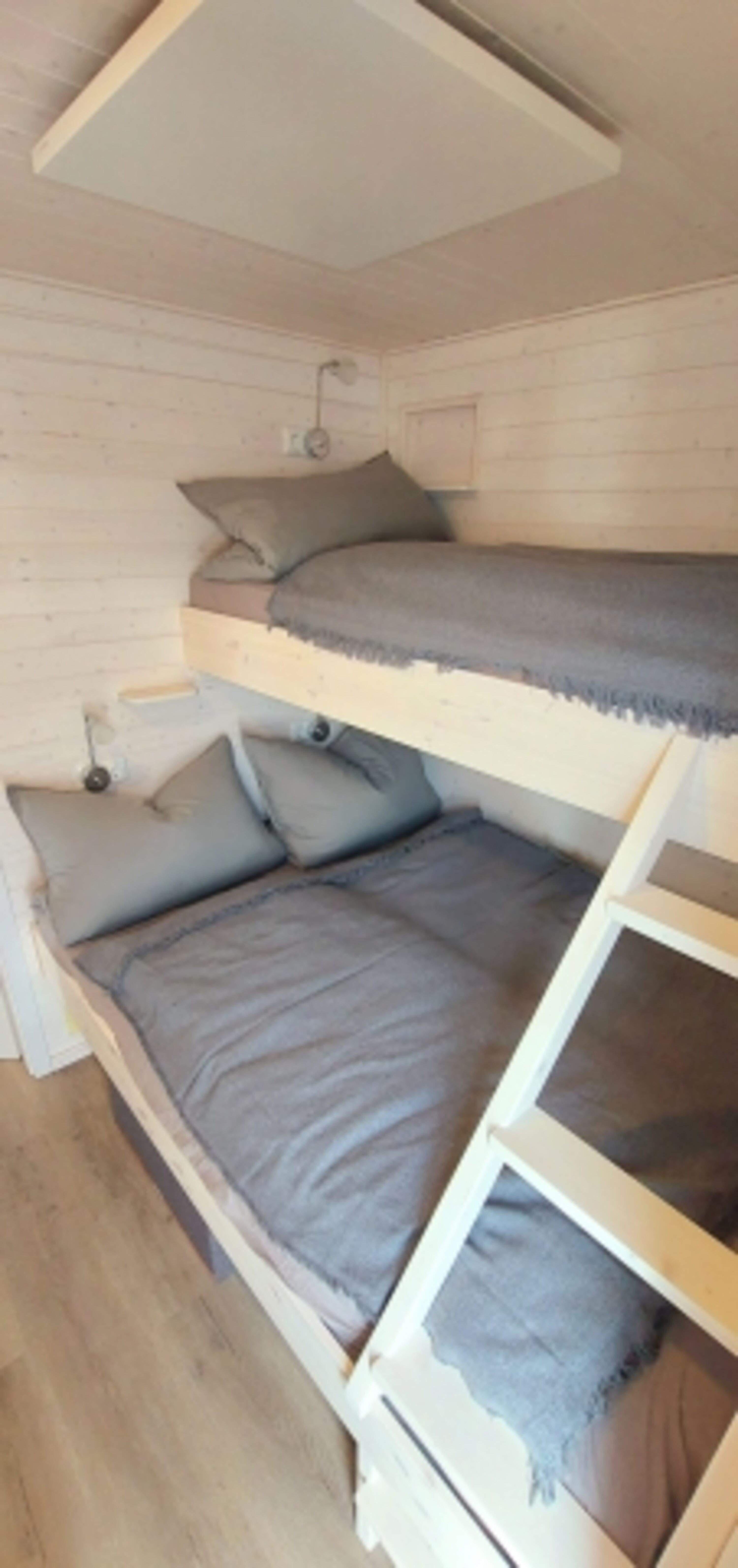 Schlafzimmer 2 mit Doppel - und Etagenbett