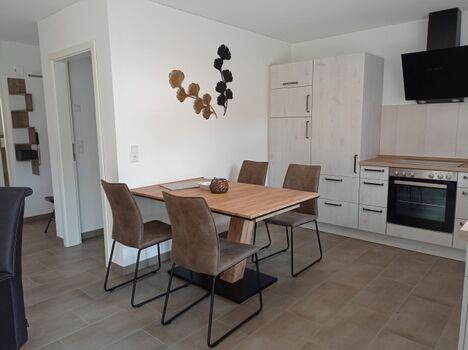 Küche mit Essbereich