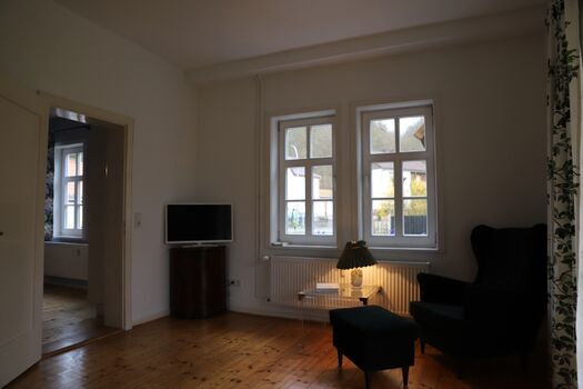 Geräumiges Wohnzimmer