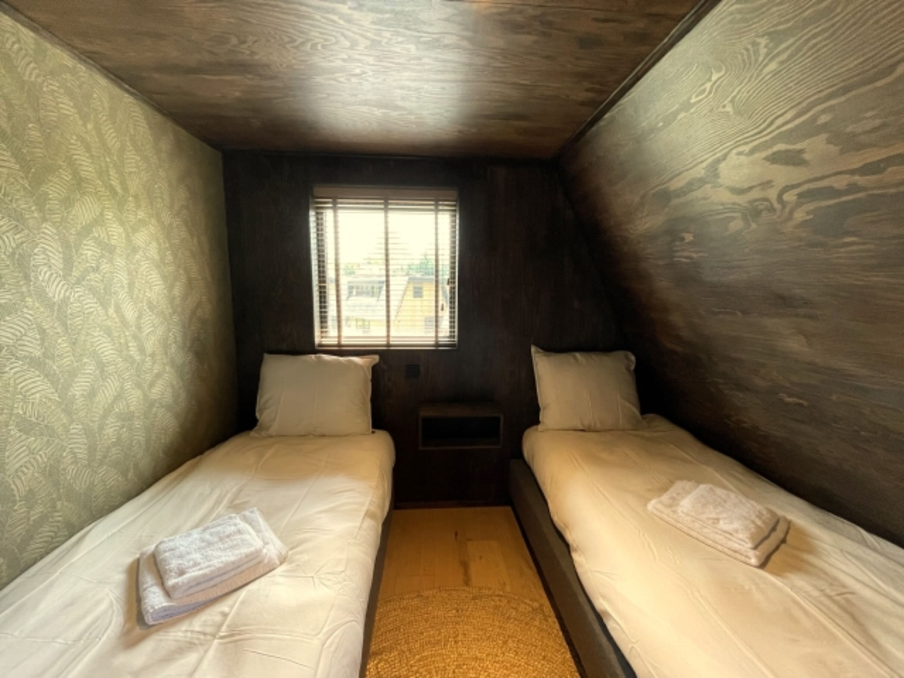 Schlafzimmer zwei Einzelbetten