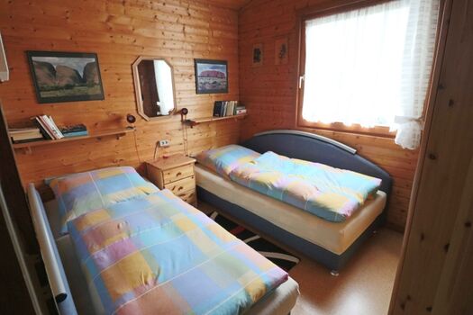 Schlafzimmer mit 2 Einzelbetten