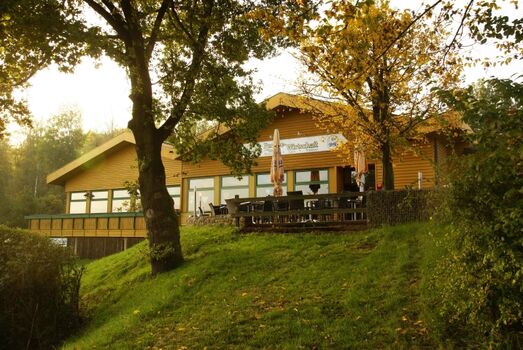 Perlsee Restaurant mit Terrasse Seeblick