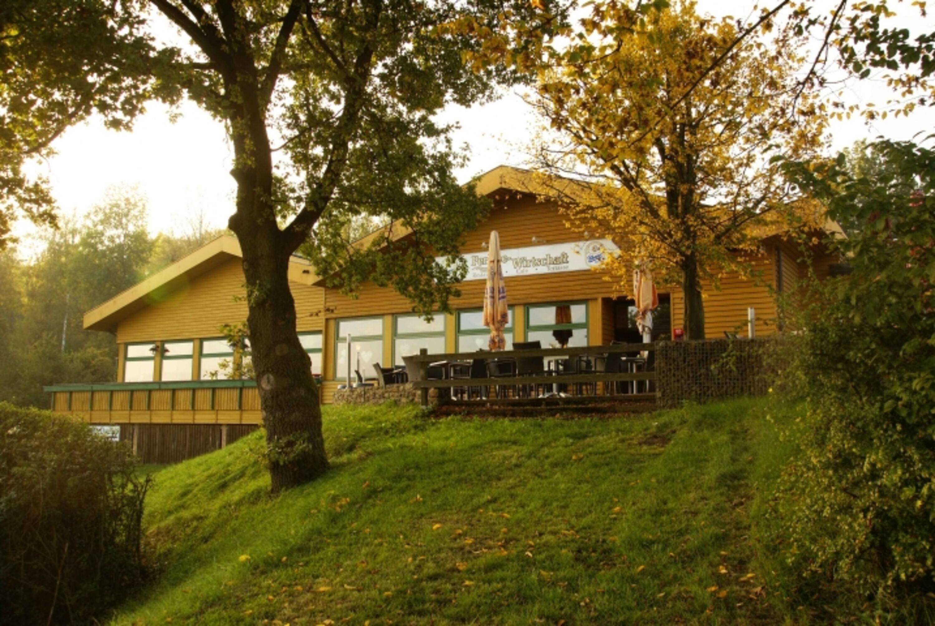 Perlsee Restaurant mit Terrasse Seeblick