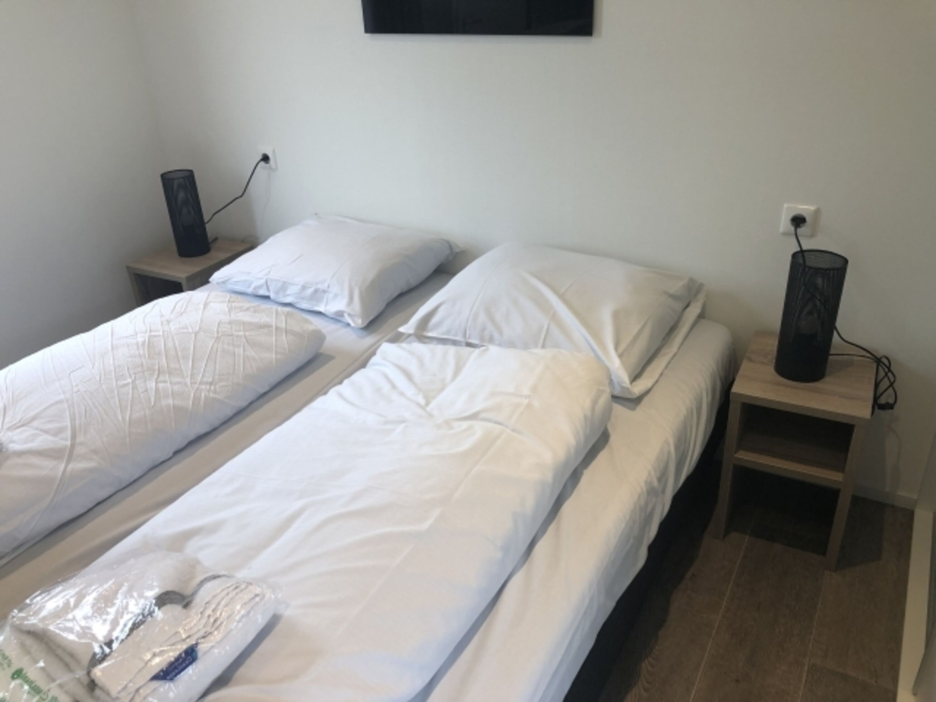 Schlafzimmer 1