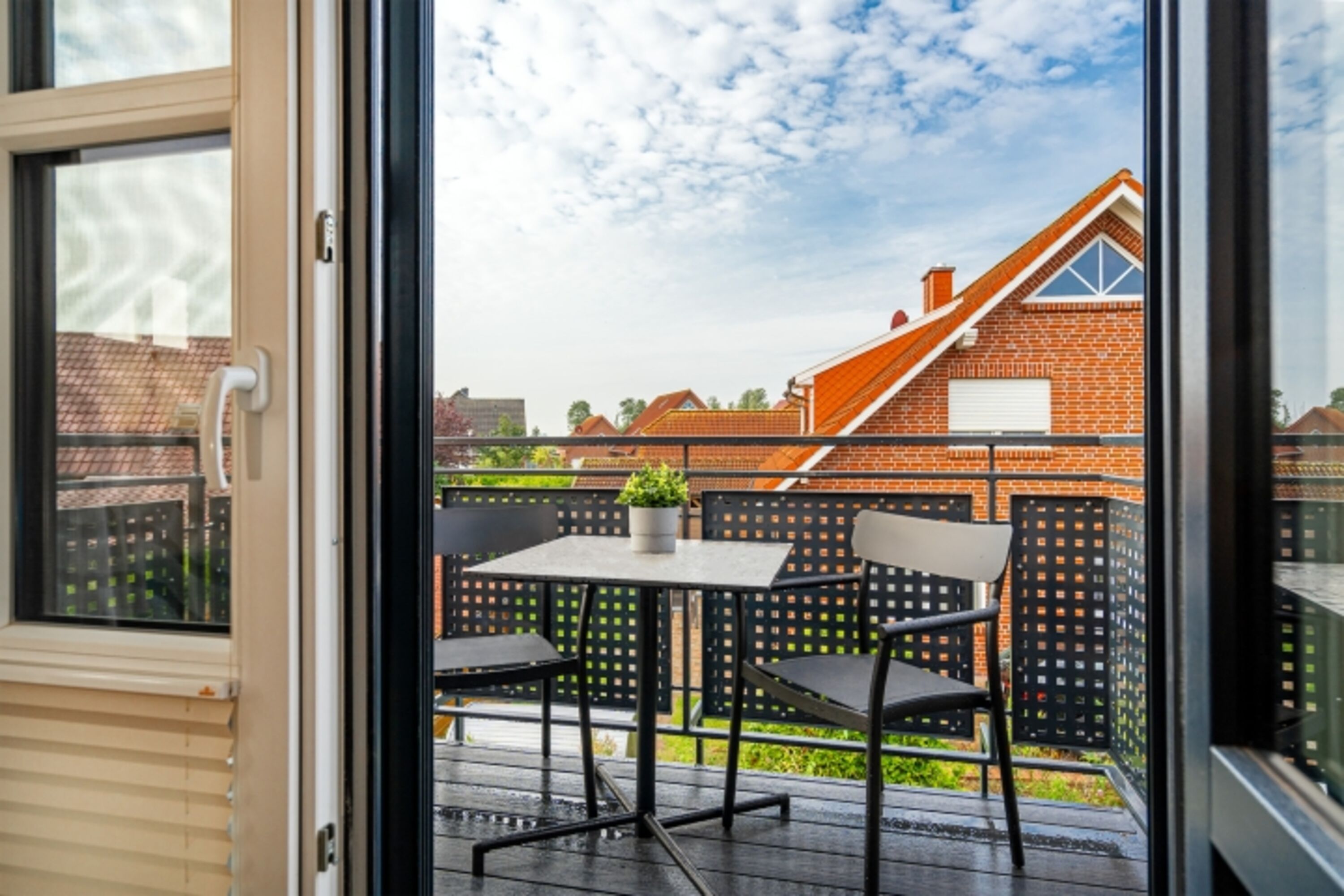 möbilierter Balkon
