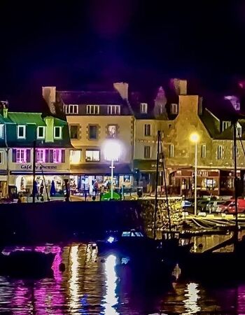 Der alte Hafen erwacht nachts (Bars, Restaurants, Crêperien) - 1km