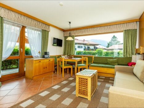 Lichtdurchfluteter Wohnraum 