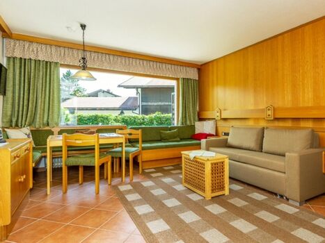 Gemütliche Eckbank für 7-8 