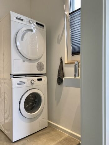 Drittes  Bad mit Waschm. u. Trockner
