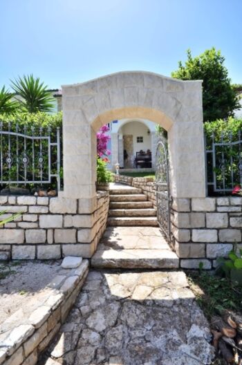 Eingang zum Grundstück 