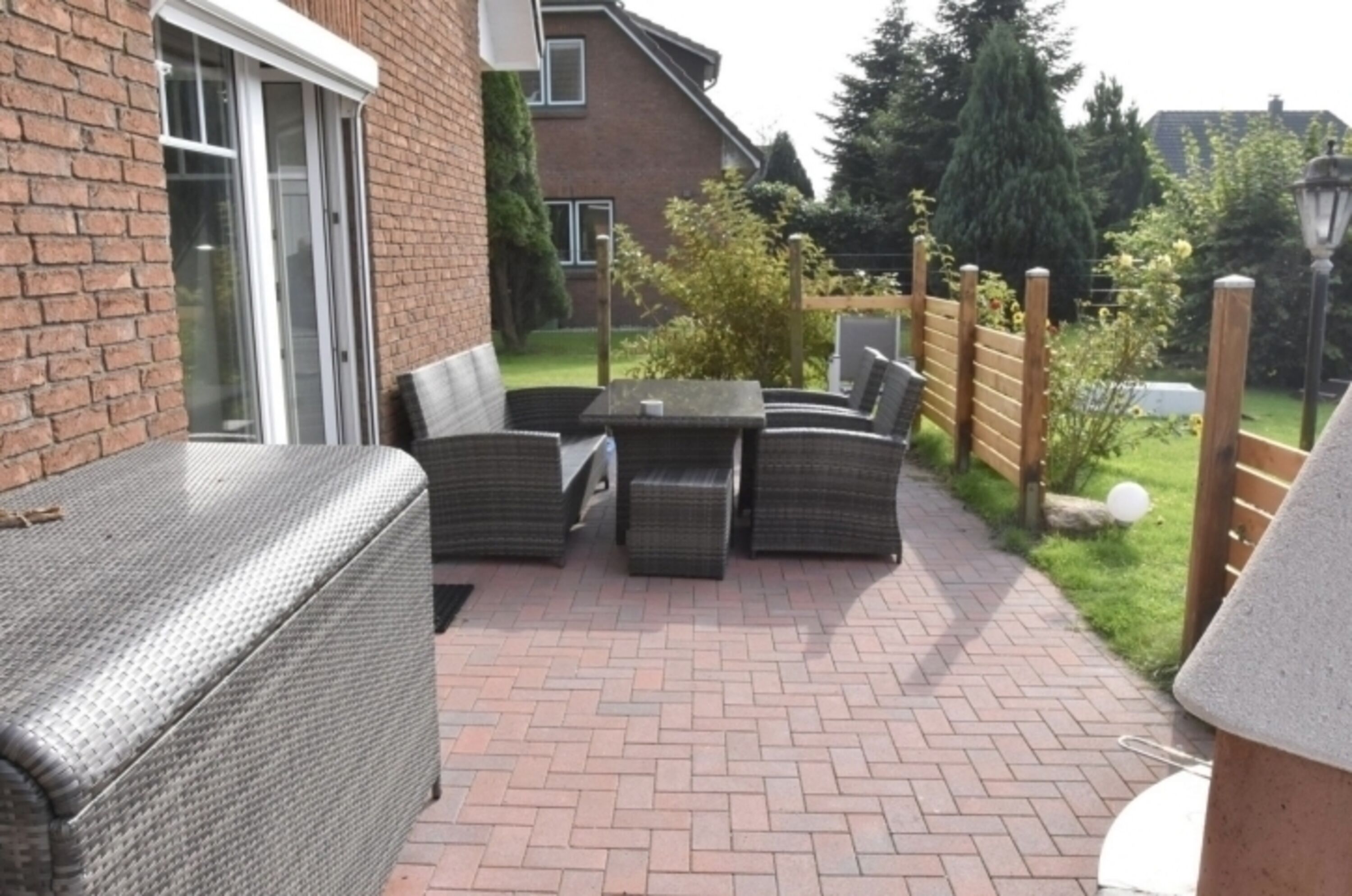 Eine gemütliche Terrasse die zum Grillen einlädt 