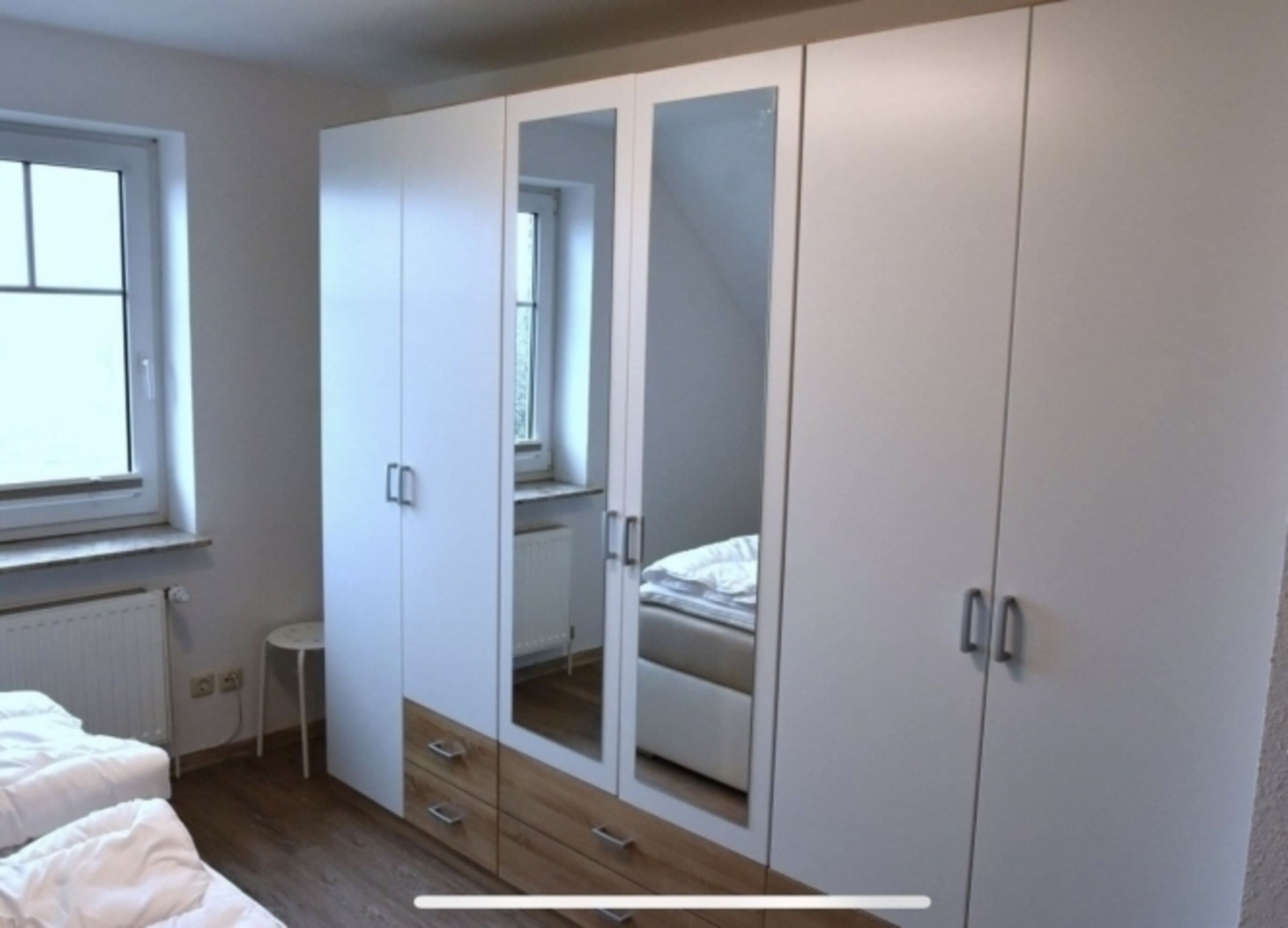 Schlafzimmer 1
