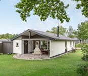 Schickes Ferienhaus auf eingezäuntem Grundstück in Sandstr ...