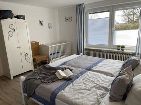 Schlafzimmer 1 Bild 2