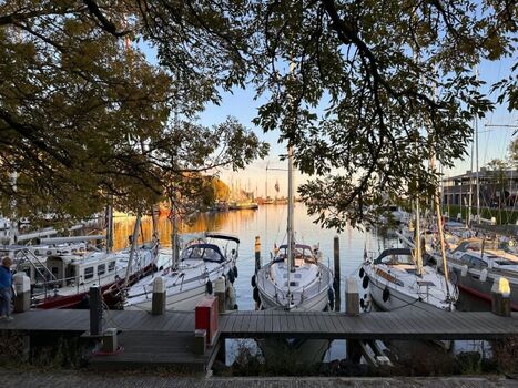 einer von vielen Yachthäfen in Enkhuizen
