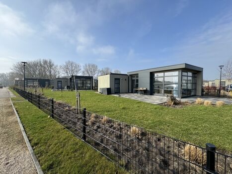 Riesen Sonnenterrasse und Garten mit Meerblick