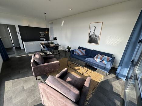 moderner, gemütlicher Wohn-Essbereich