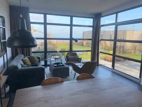 Esstisch mit Seaview