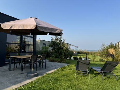 in zweiter Reihe mit tollem Blick auf's IJsselmeer