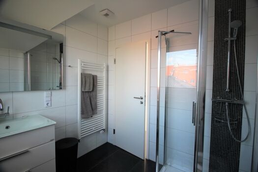 Duschbad 2 , erste Etage