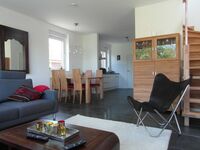 Hochwertige Doppelhaushälfte mit kleinem Garten