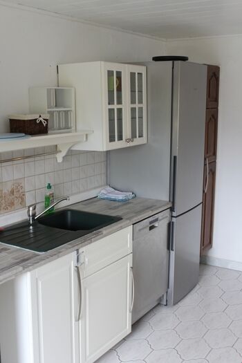 Küche mit Spülmaschine 