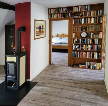 Gemütlicher Wohnbereich mit Schwedenofen