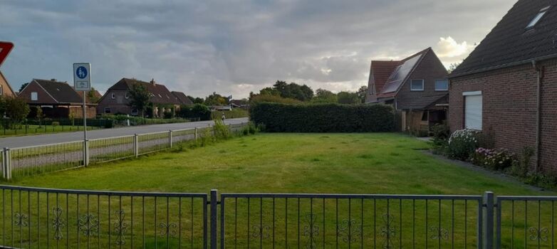 Außenansicht Haus und Garten