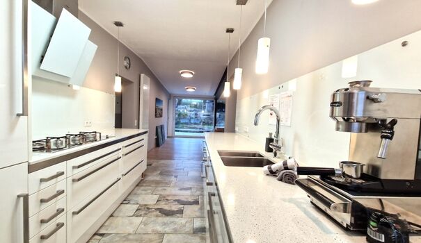 Blick von der Küche Richtung Garten