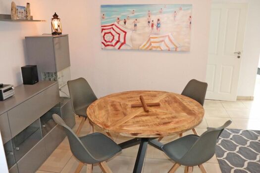 Esstisch im Wohnzimmer