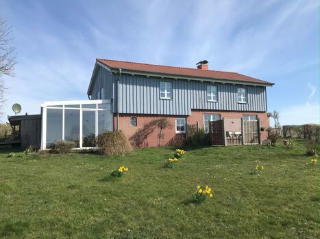 "Hus am Diek" im Frühling