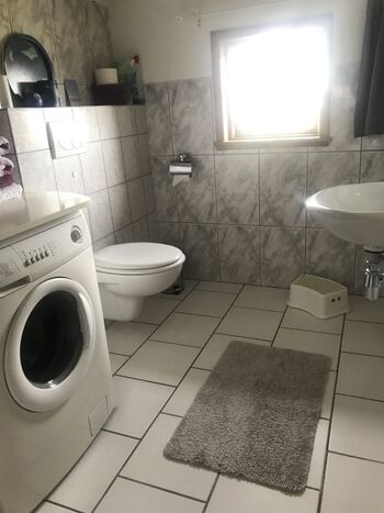 Duschbad mit Waschmaschine "Schafhus"
