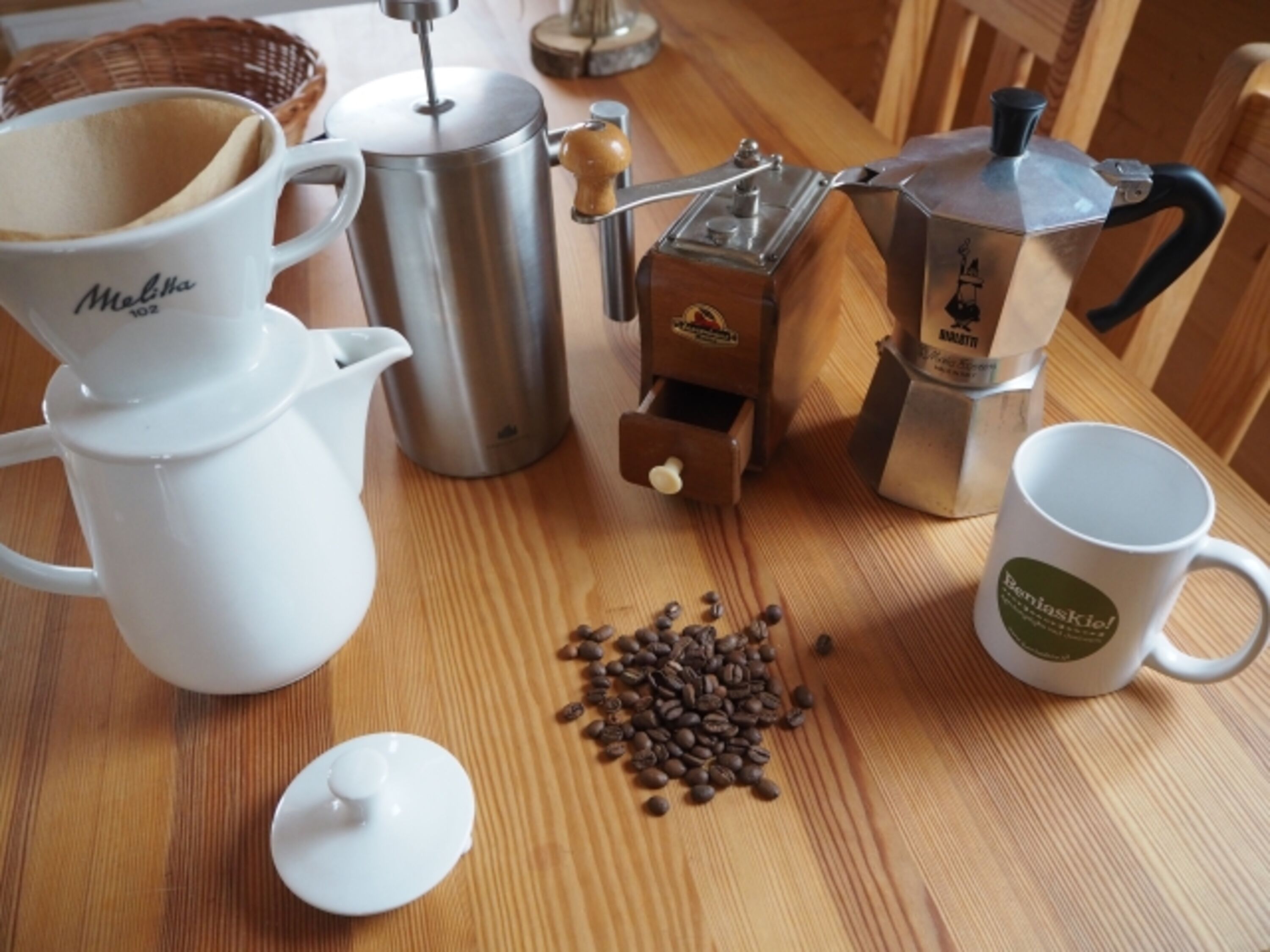 Für einen guten Kaffee in der Morgensonne auf der Seeveranda...
