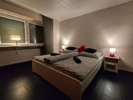 Schlafzimmer Rechts mit Doppelbett