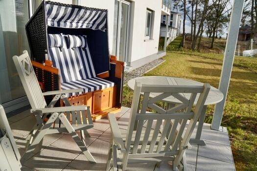 Terrasse mit Strandkorb